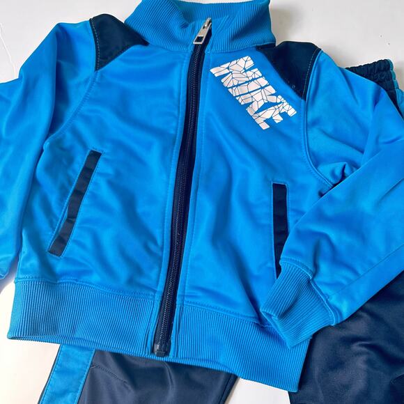Nike athletic tracksuit set - Picture 3 of 5